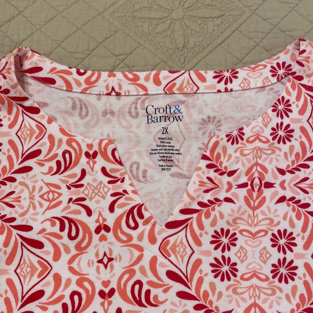 Croft and Barrow womens tee in fun print.